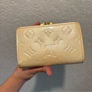 Louis Vuitton Vernis Monogram Beige Kisslock Wallet